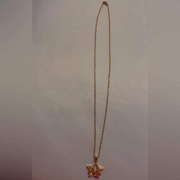 Gold 'Mama' Star Pendant Necklace 18k gold plated stainless steel - Picture 3 of 3